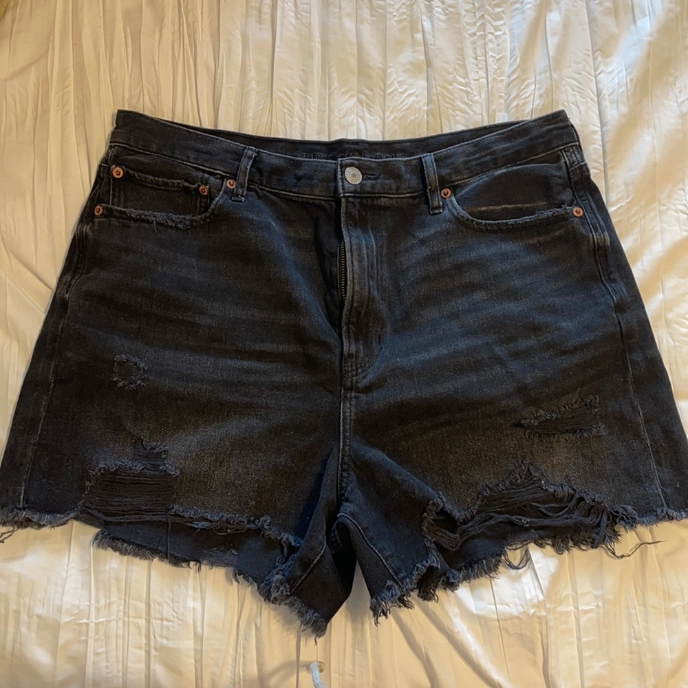 AE 90s Boyfriend Short